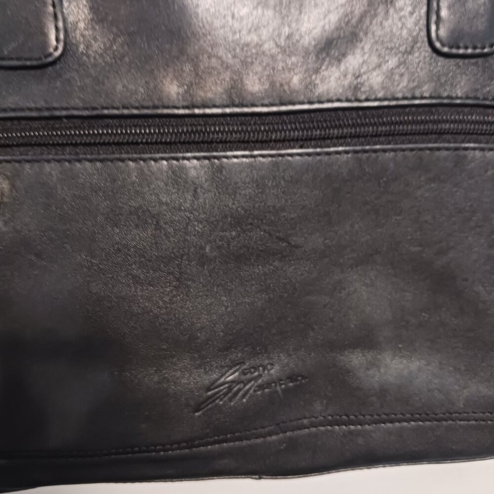 Stone Mountain Classic Leather Shoulder Bag - Picture 7 of 16